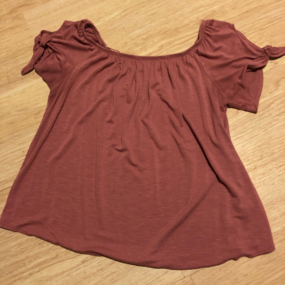 Open shoulder top